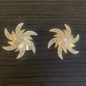 Sara Coventry vintage clip Elegant Gold and Silver Swirl Earrings 310